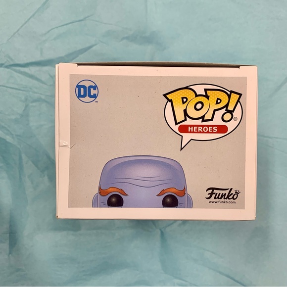 VAULTED Funko Pop! Mr. Freeze #185 Batman Classic TV Series DC Comics - Picture 5 of 7